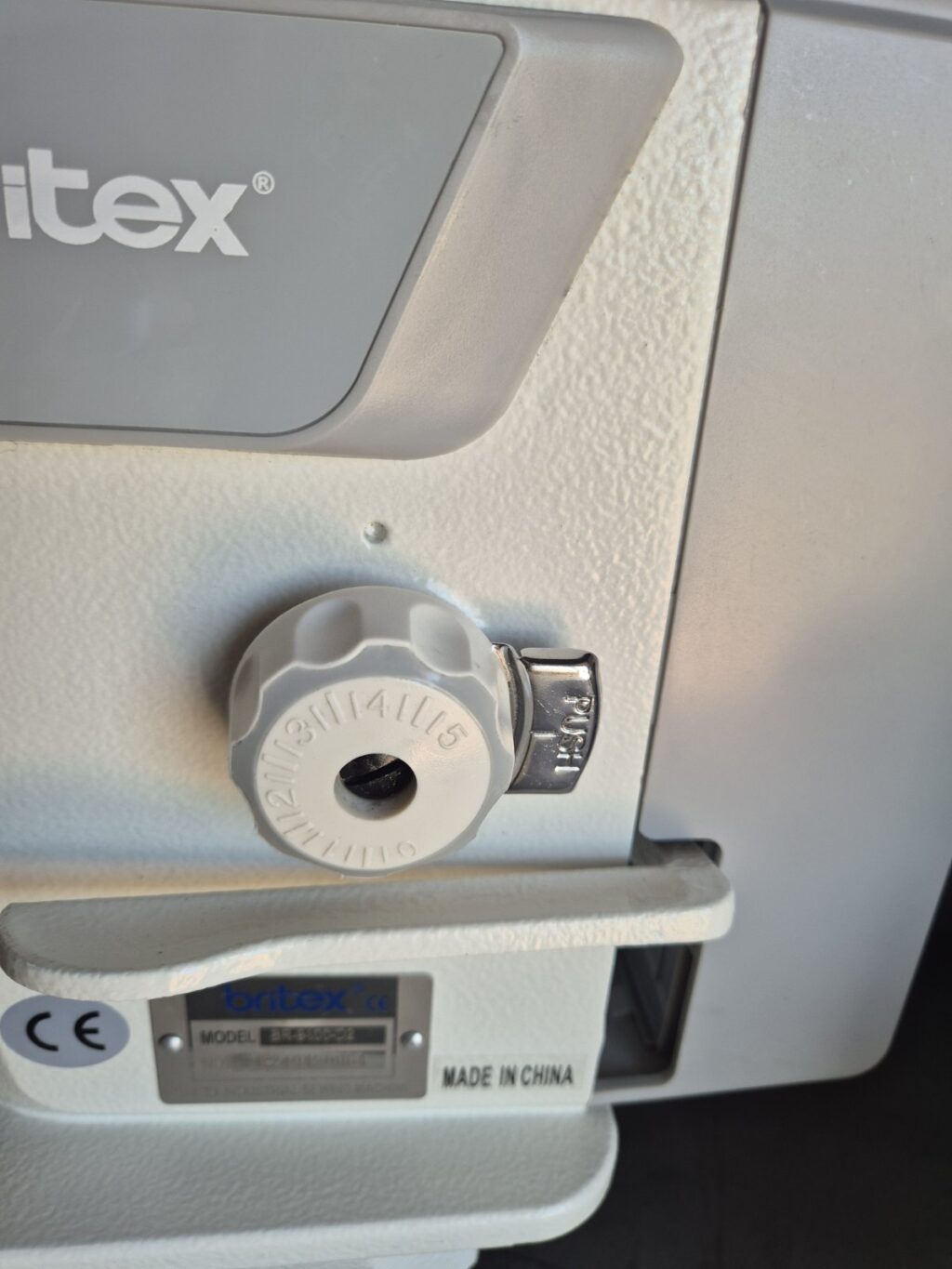 Прямострочная машина Britex BR-9100-D2 с обрезкой