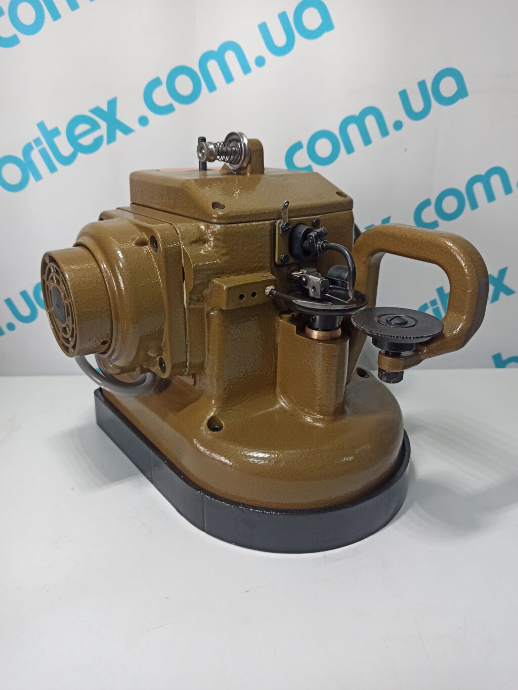 Скорняжная машина Britex BR-4-5D со встроенным сервоприводом