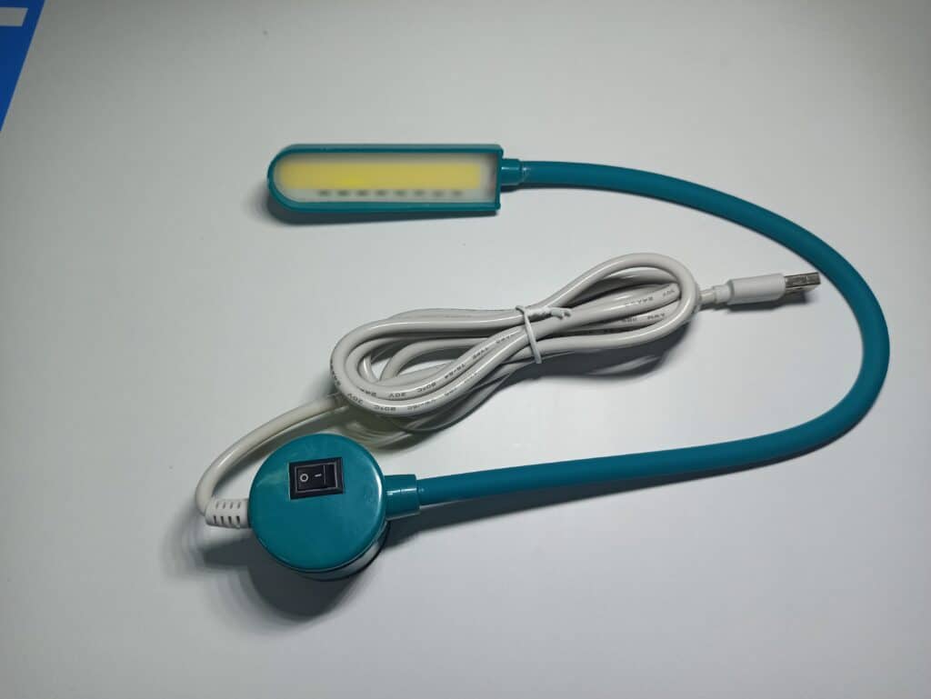 Светильник с гибкой шеей на магните для швейных машин 6W,USB